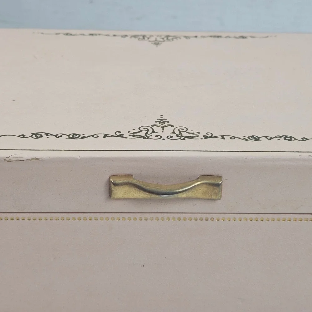 Bond St. Jewel Case Corp sale vintage